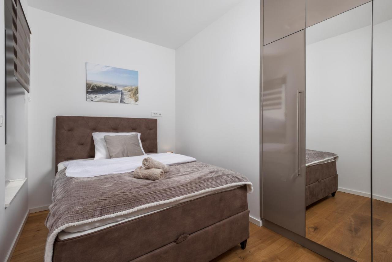 View With Balcony And Private Parking