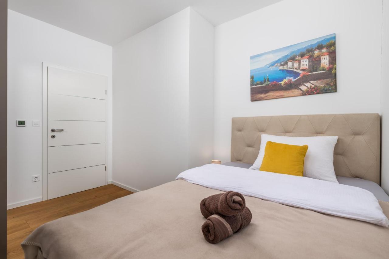 Apartment View With Balcony And Private Parking Rijeka